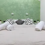 Ban *