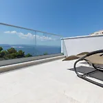 Ban *
