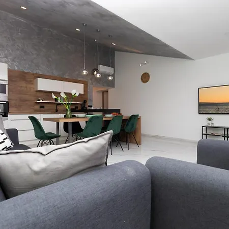 Ban Apartament Mimice