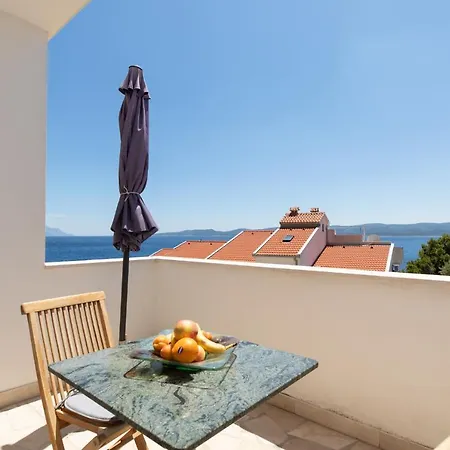 Ban Apartament *
