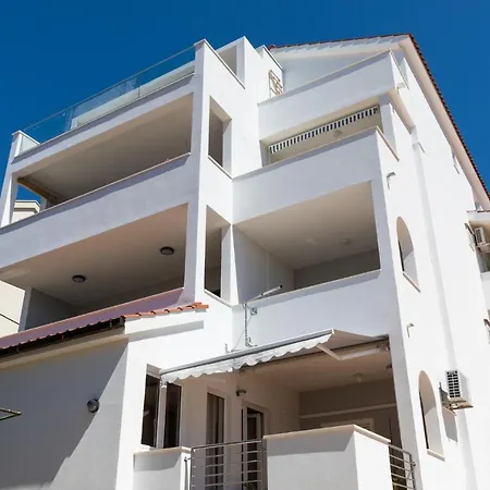 Apartament Ban Mimice