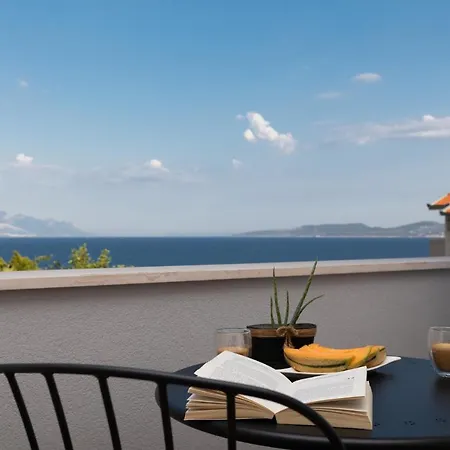 Ban Apartament *